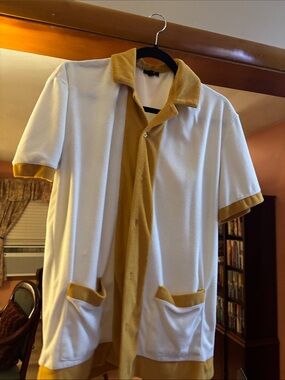 Express White Short Sleeve Button-Front Shirt with Mustard Trim